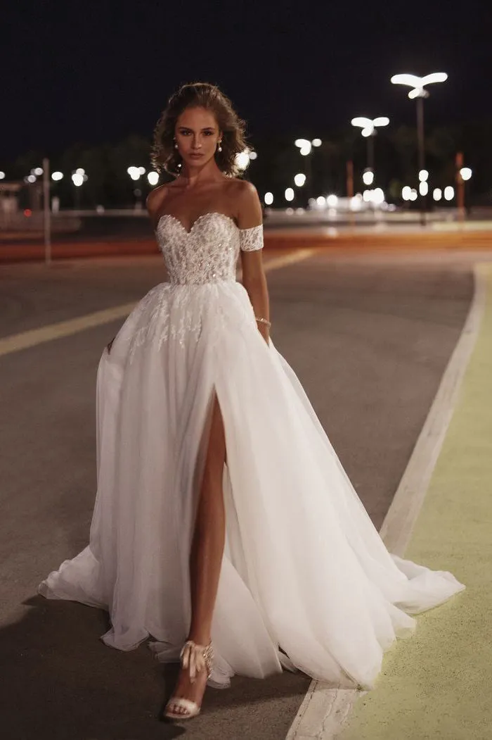 A Line Sweetheart Tulle Wedding Dresses with Beading Lace N096