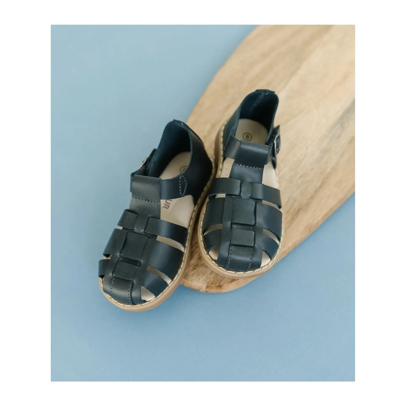 Sure! Heres an optimized title with descriptive modifiers:

Aiden Leather Fisherman Sandals - Comfortable Mens Summer Outdoor Footwear

Let me know if you need any further modifications!