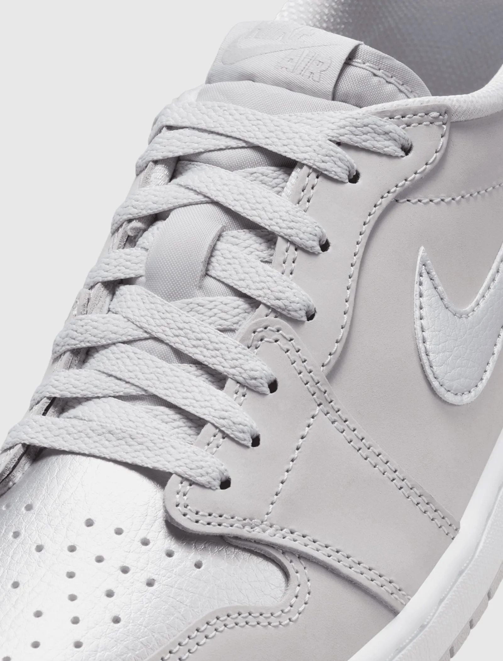 AIR JORDAN 1 LOW OG "METALLIC SILVER"