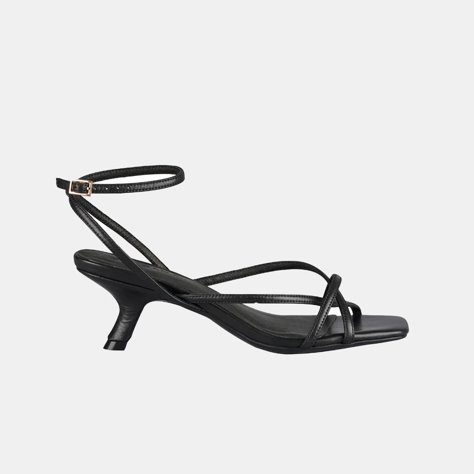 Demure Heel Black