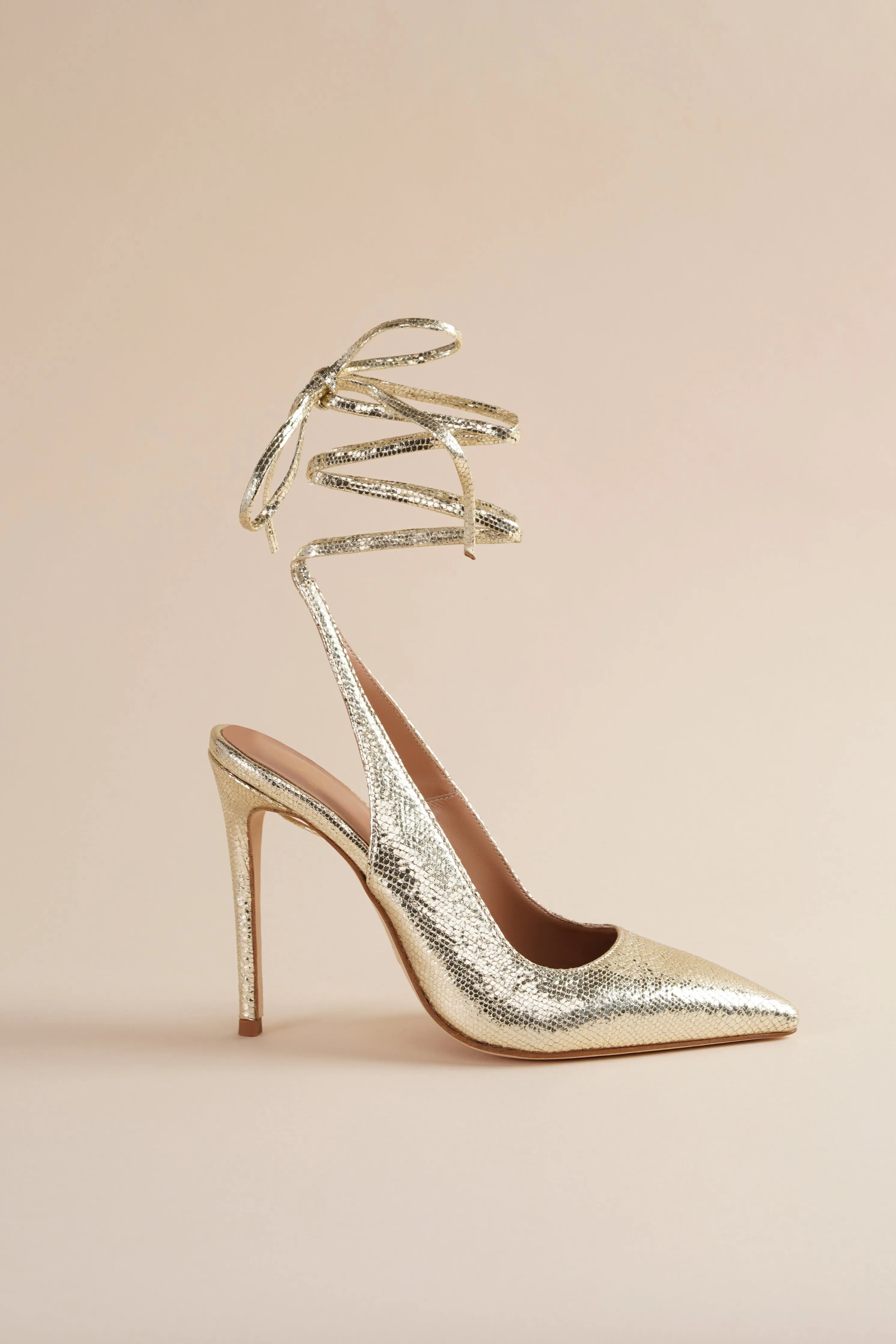 Ribbon Pump in Gold Metallic Leather