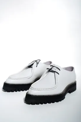 WHITE BROGUE W/ BLANKET STITCH